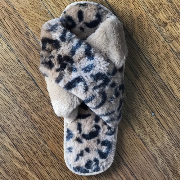 🔅SALE Furry slippers - Picture 3 of 7